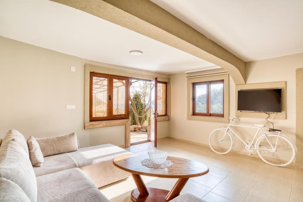 Savovic_Lux Apartment Petrovac ภายนอก รูปภาพ