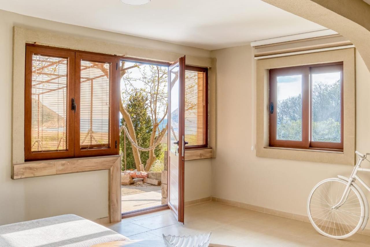 Savovic_Lux Apartment Petrovac ภายนอก รูปภาพ